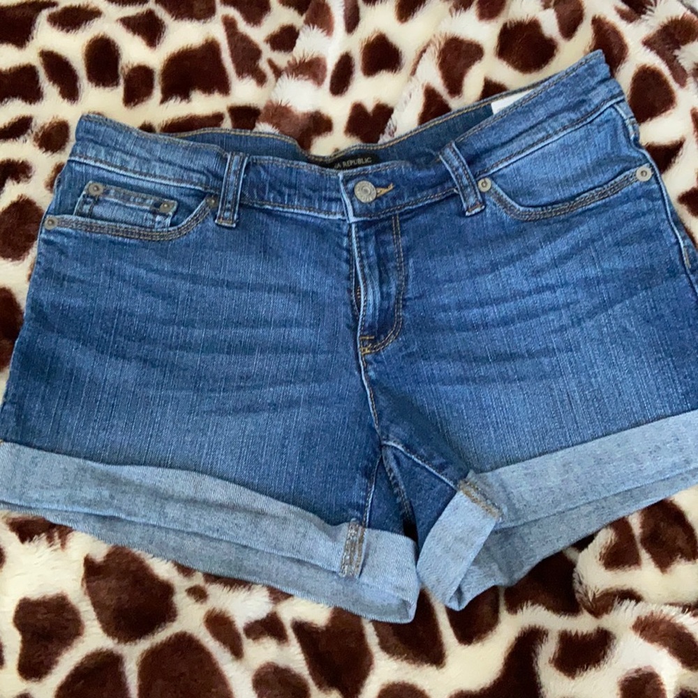 BANANA REPUBLIC SHORTS
